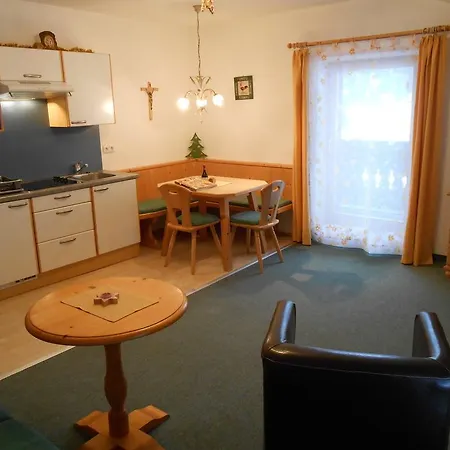 Pfannelerhof * لوتاش